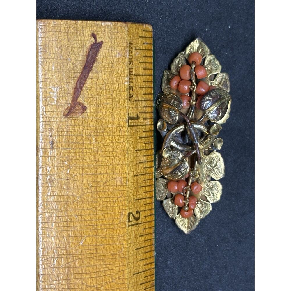 Antique Victorian Gold Tone Floral Leaf Engraved Coral Cluster Bar Pin Brooch - Picture 5 of 5